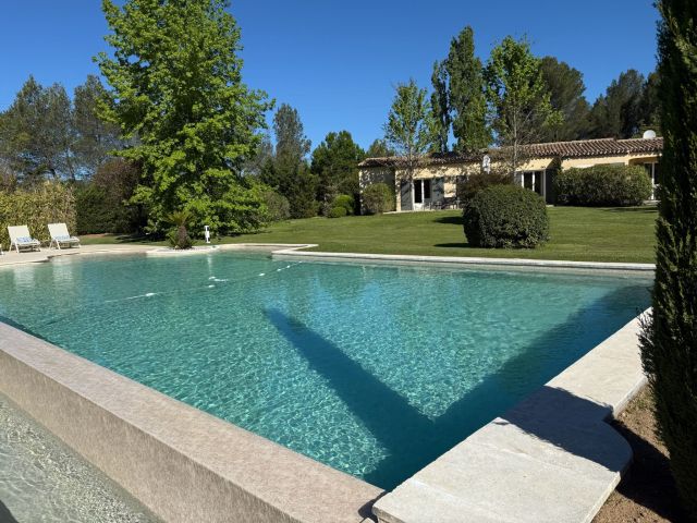 Maison Pauseto, Maison de Vacances à Louer proche d’Aix-en-Provence, piscine