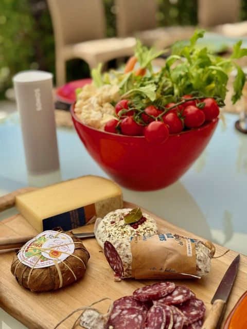 Maison Pauseto, Maison de Vacances à Louer proche d’Aix-en-Provence, buffet provençal